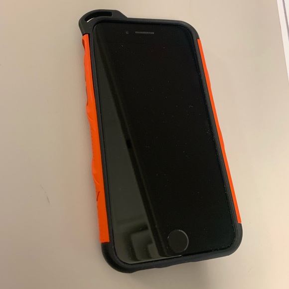 iPhone 7 Unlocked - Picture 1 of 5